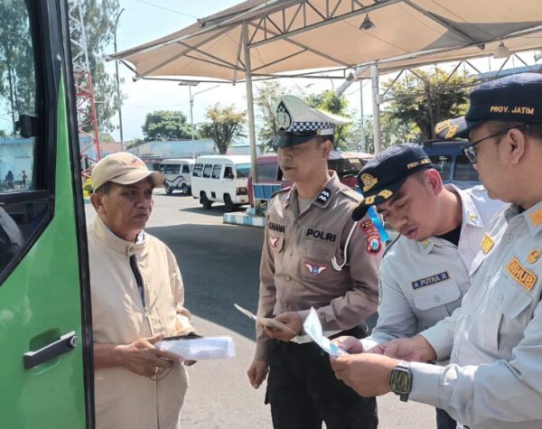 Operasi Patuh Semeru 2025, Polres Batu-Dishub Kota Batu Gelar Pemeriksaan Kelaikan Angkutan Umum di Terminal