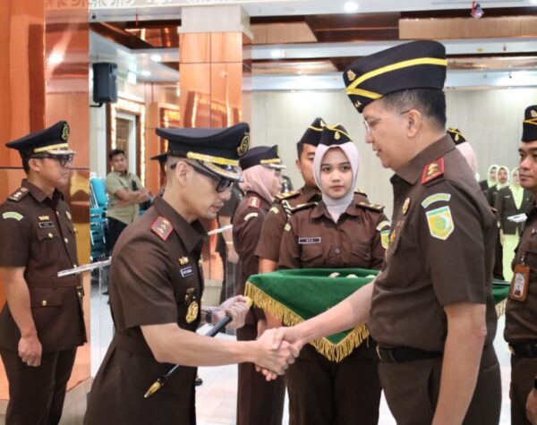 Kajati Jatim Pimpin Sertijab Kajari Batu, Begini Pesannya