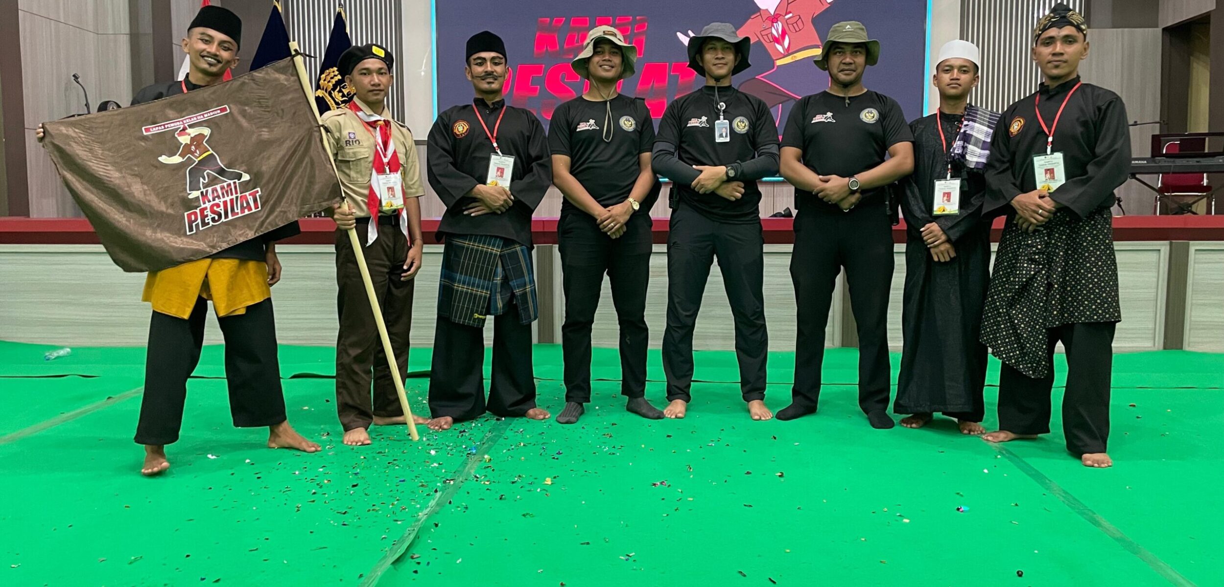 Warga binaan Lapas Pemuda Madiun tampil di malam pagelaran seni Perkemahan Satya Dharma Bhakti 2025.