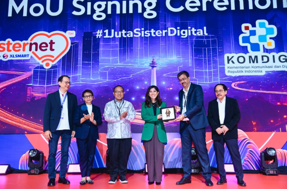 Menteri Komunikasi dan Digital Meutya Hafid dalam Forum XLSmart for Business Bravo 500 Summit 2025 di Ritz-Carlton Pacific Place, Jakarta Selatan, Kamis (24/7/2025) mengatakan Sisternet dapat menjadi langkah konkret untuk menjawab tantangan kesenjangan digital antargender.