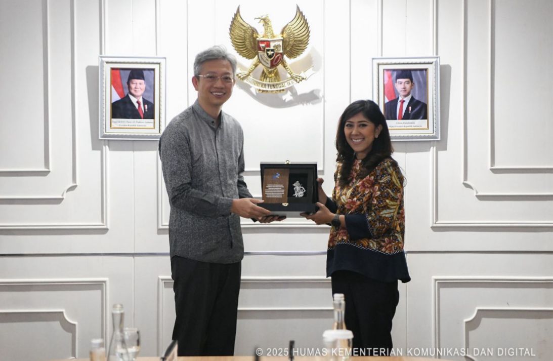 Menteri Komunikasi dan Digital Meutya Hafid saat bertemu dengan Duta Besar Tiongkok untuk Indonesia Wang Lutong di Gedung Sapta Pesona, Jakarta Pusat, Jumat (25/7/2025) mengatakan dukungan dari Tiongkok diharapkan dapat meningkatkan kemampuan perangkat-perangkat AI yang digunakan di sektor pertanian untuk meningkatkan produksi.