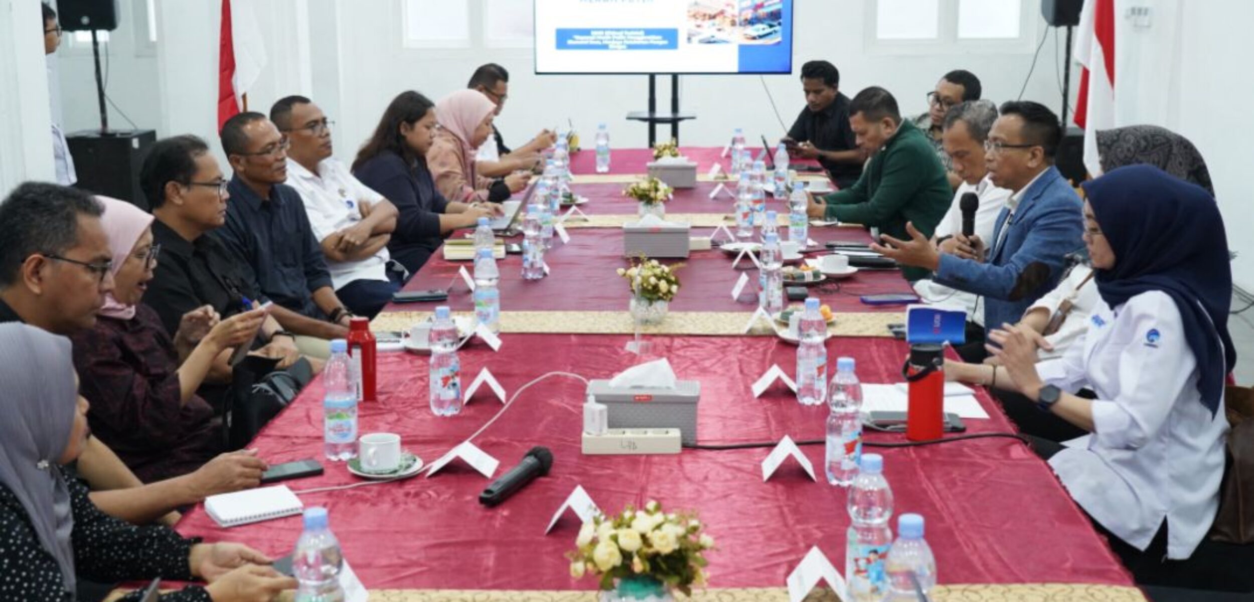 Deputi Bidang Koordinasi Tata Niaga dan Distribusi Pangan, Kemenko Bidang Pangan, Tatang Yuliono, dalam forum media DIKSI yang digelar Kementerian Komunikasi dan Digital (Komdigi) di Jakarta, Senin (28/7/2025). Pemerintah terus mengakselerasi penguatan ekonomi desa melalui program Koperasi Desa Merah Putih (KDMP), yang tidak hanya dirancang sebagai sarana distribusi kebutuhan pokok, tetapi juga sebagai simpul strategis pembangunan ekonomi kerakyatan.