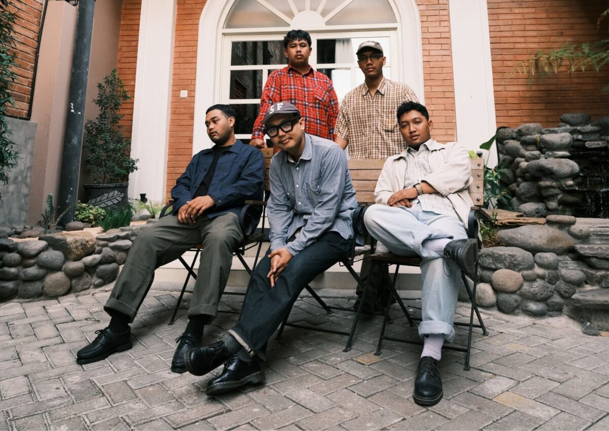 Firstrate, sebuah unit alternative rock asal Surabaya.