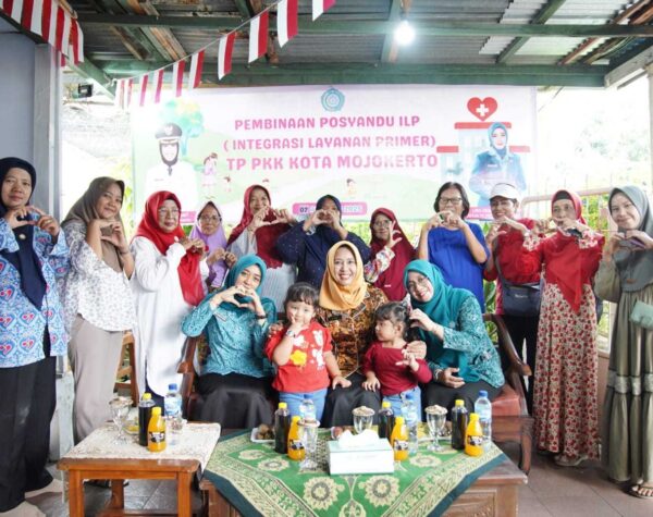 Peringati Bulan Vitamin A, Wali Kota Mojokerto Tinjau Pelaksanaan Posyandu ILP