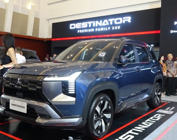 Rayakan 55 Tahun, Mitsubishi Motors Kenalkan SUV Terbaru Destinator di GIIAS Surabaya 2025