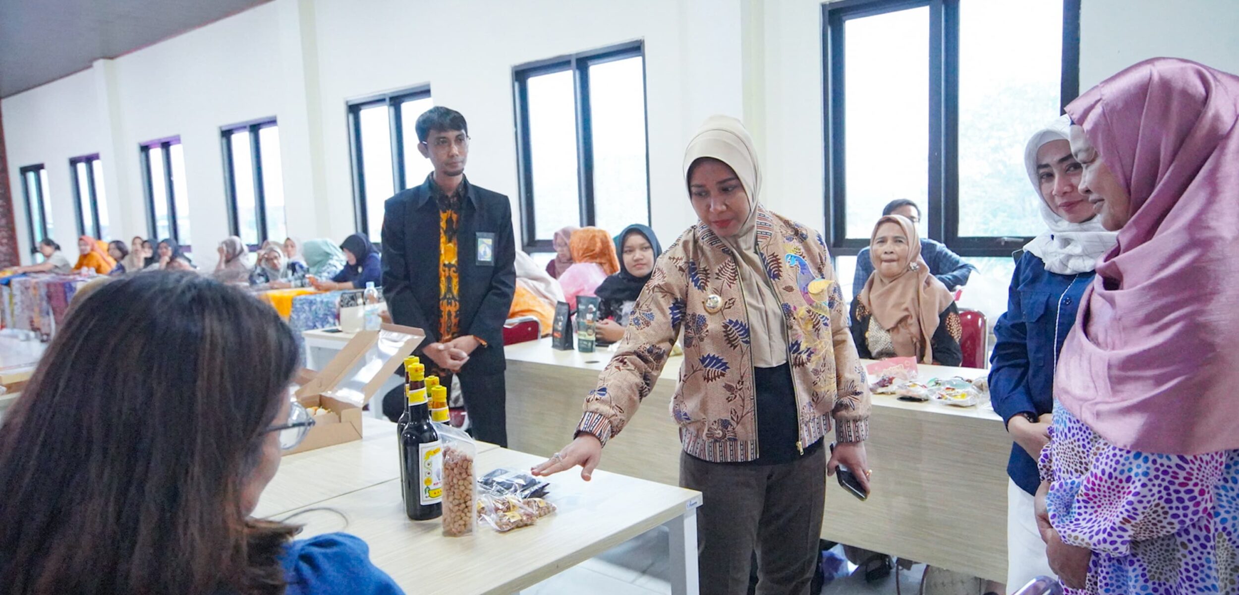 Wali Kota Mojokerto Ika Puspitasari dalam kegiatan fasilitasi TKDN. (Kominfo Kota Mojokerto)