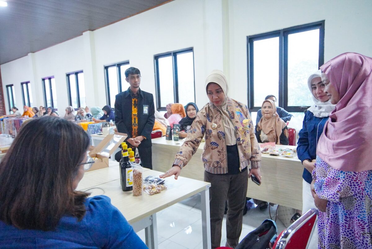 Wali Kota Mojokerto Ika Puspitasari dalam kegiatan fasilitasi TKDN. (Kominfo Kota Mojokerto)