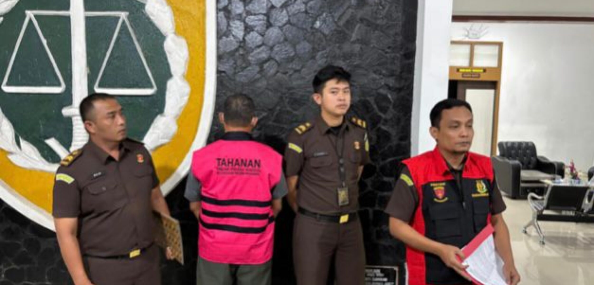 Mantan Wali Nagari Panti Ditahan Kejari Pasaman Terkait Dugaan Korupsi Dana Desa