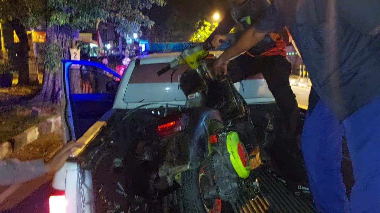 Kondisi motor korban, Heri Susanto (36), warga Desa Awang-Awang, Mojosari saat diamankan pihak yang berwajib, Rabu 13/8/2025 dini hari (Redaksi / Kabarterdepan.com)