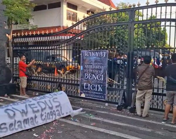 Demo Besar-besaran di Pati, Puluhan Ribu Warga Tuntut Bupati Sudewo Mundur