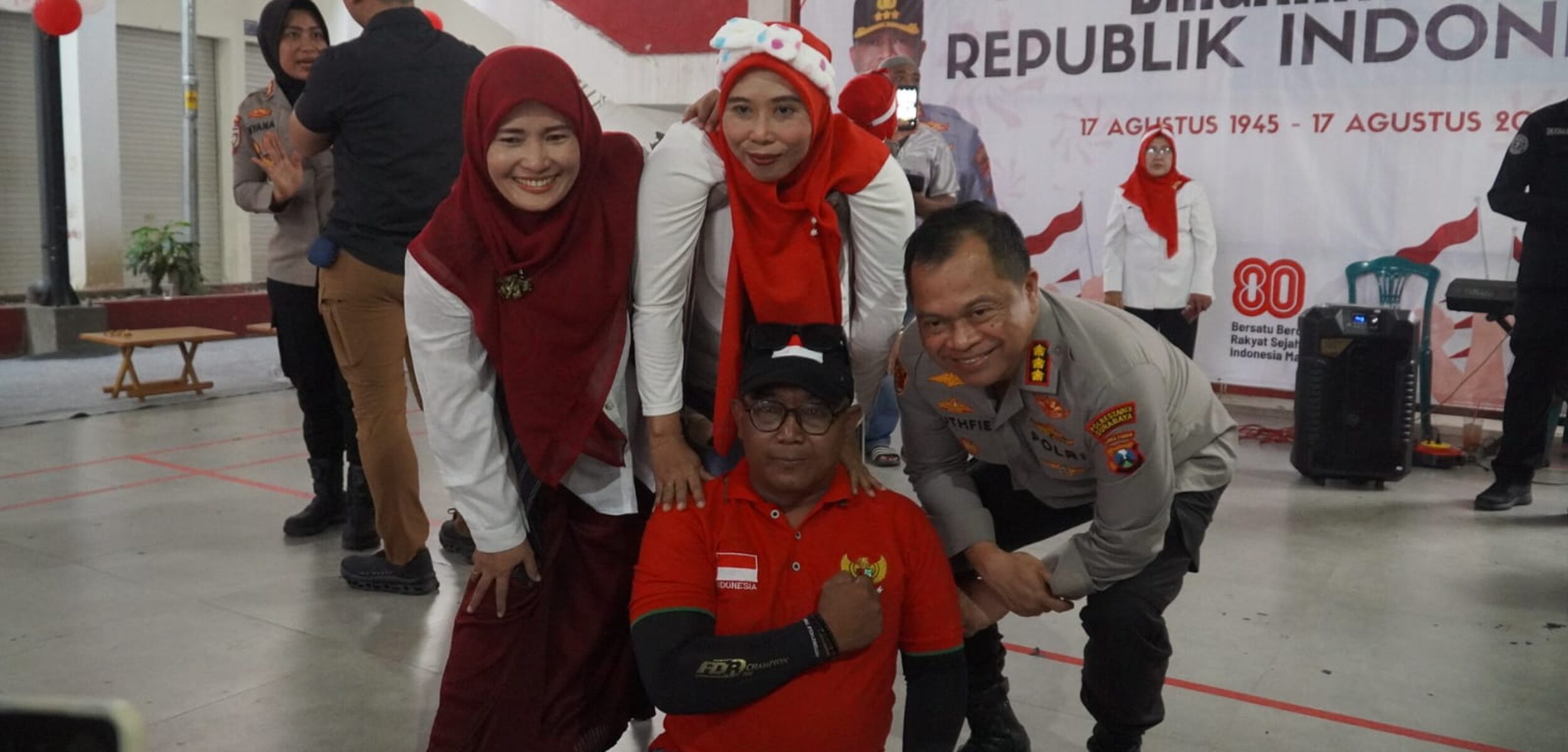 HUT Ke-80 RI, Polrestabes Surabaya Gelar Lomba Meriah untuk Warga dan Penyandang Disabilitas