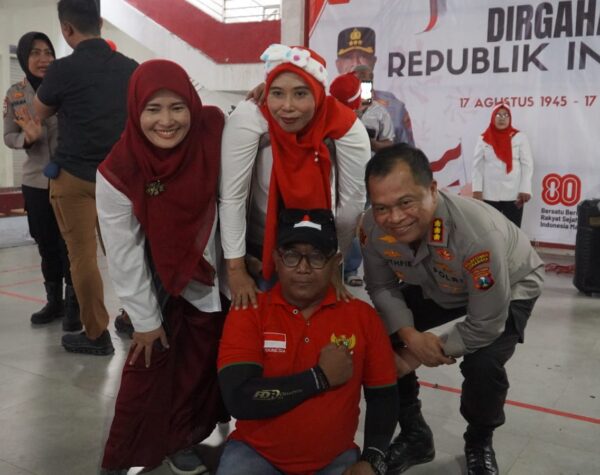 HUT Ke-80 RI, Polrestabes Surabaya Gelar Lomba Meriah untuk Warga dan Penyandang Disabilitas