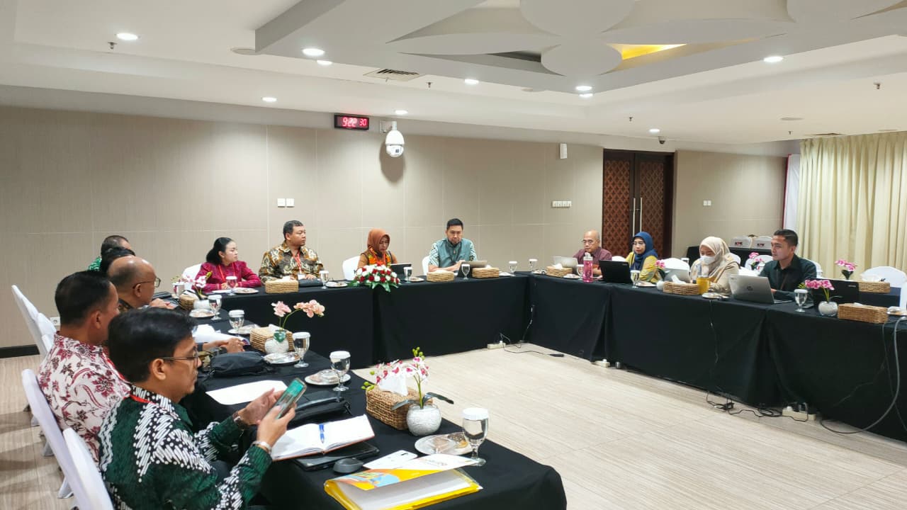 IMG 20250816 WA0070 1 Wali Kota Mojokerto dan Ketua DPRD Kota Mojokerto berserta pejabat teras hadir memenuhi undangan KPK dalam rangka pemantauan dan evaluasi perbaikan tata kelola pemerintah daerah di Ruang Rapat Bhinneka Tunggal Ika, Gedung Merah Putih KPK, lantai 16, Jalan Kuningan Persada Kav 4 Jakarta Selatan (Kominfo Kota Mojokerto)