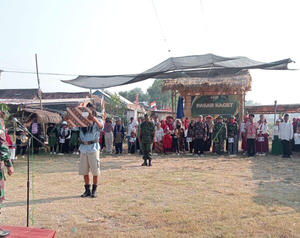 Menelisik Upacara Unik di Mojokerto: Kostum Penuh Warna yang Bikin Merinding!