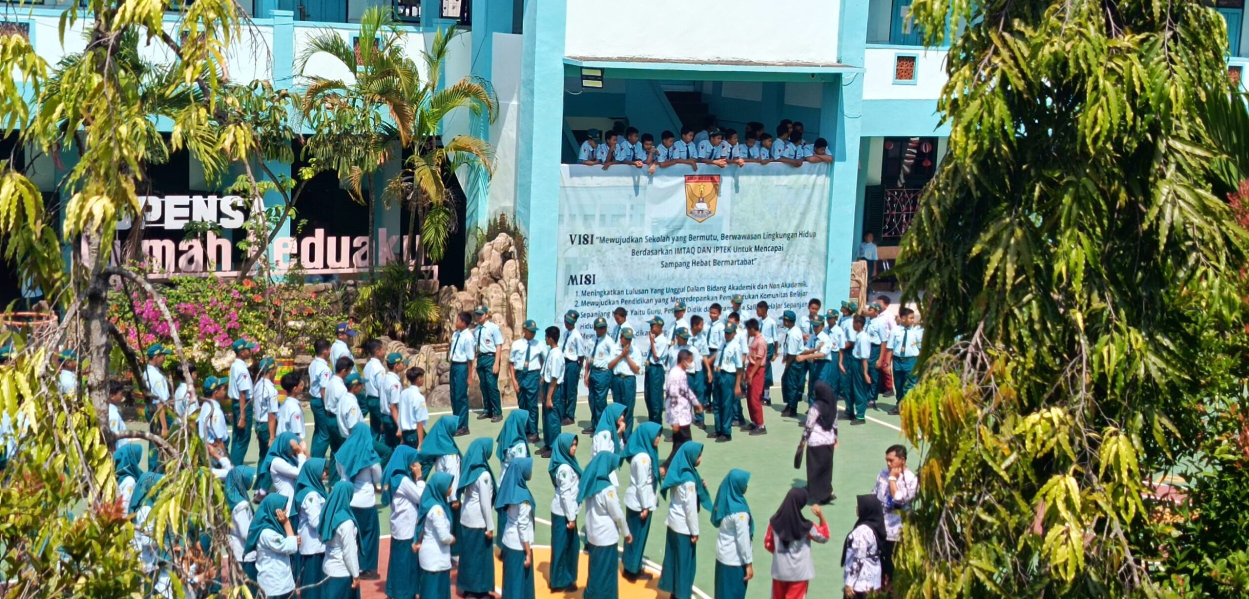 6 Tim Siap Tempur, SMPN 1 Sampang Bidik Juara Gerak Jalan Kabupaten