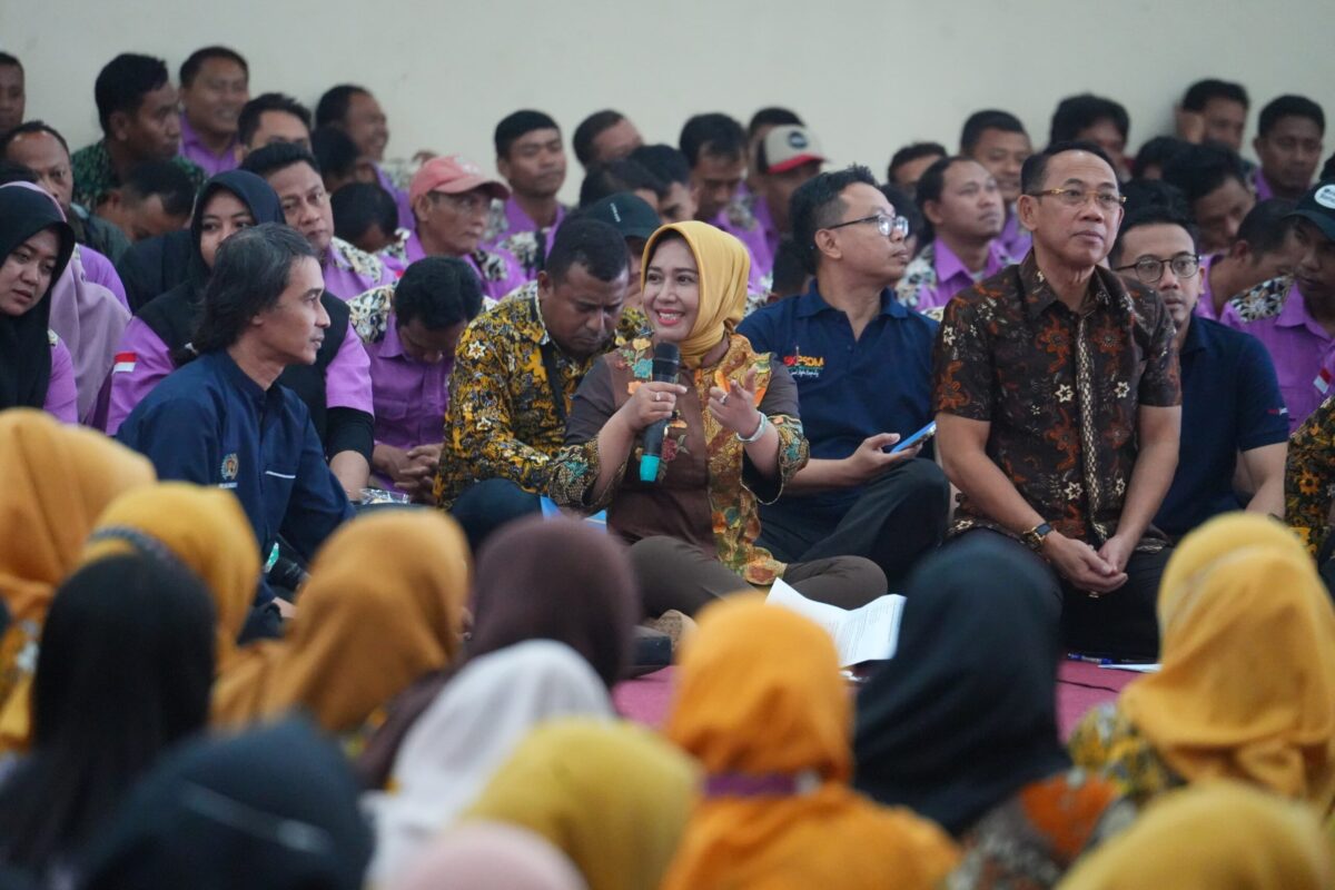 Wali Kota Mojokerto yang akrab disapa Ning Ita menekankan tekankan integritas dan loyalitas kepada 1.144 Calon PPPK Paruh Waktu di di Hall MPP Gajah Mada, Kamis (21/8/2025) (Kominfo Kota Mojokerto)