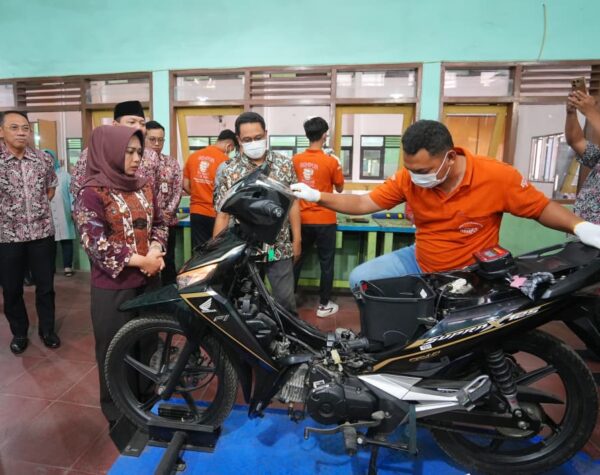Ning Ita Genjot Pelatihan Kerja, 80 Warga Kota Mojokerto Dibekali Skill Kekinian