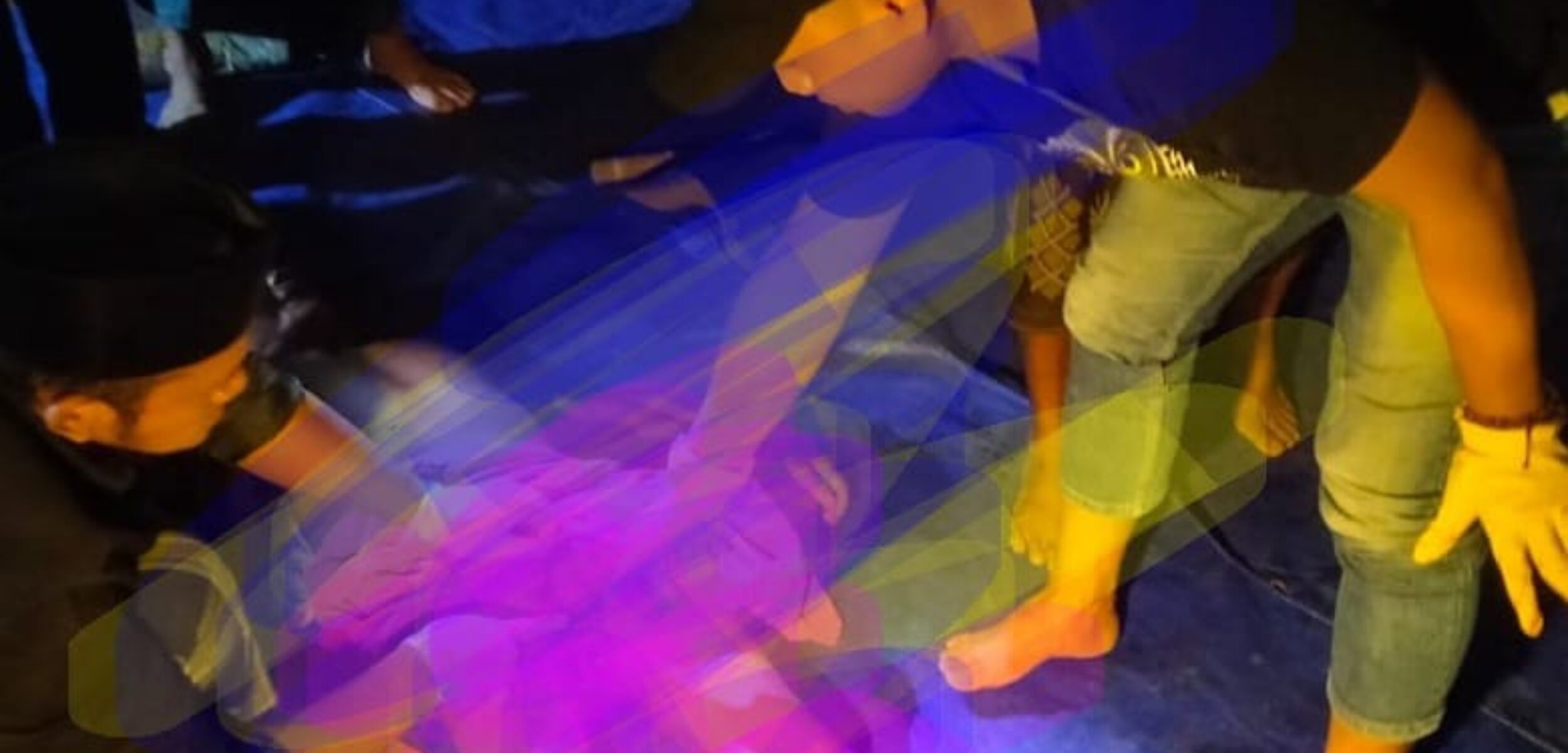 Tangkapan layar rekaman CCTV saat pelaku pencurian melakukan aksinya di halaman Masjid Besar Al Hidayah, Dusun Wonogiri, Desa Tunggalpager, Kecamatan Pungging, Sabtu (23/8/2025) sekitar pukul 04.00 WIB (Redaksi / Kabarterdepan.com)