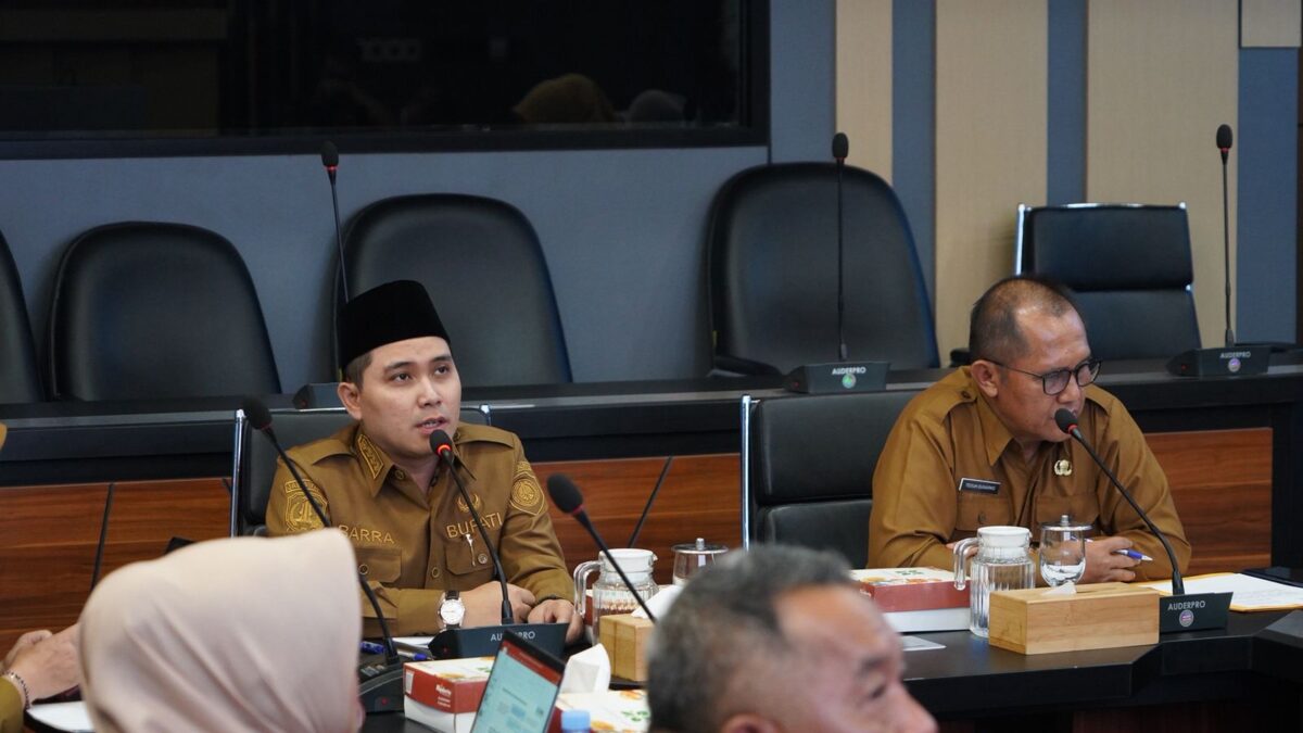 IMG 20250825 WA0189 1 Bupati Mojokerto Muhammad Al Barra dalam agenda sosialisasi komprehensif terkait wacana pemindahan ibu kota Kabupaten Mojokerto. (Kominfo Kab Mojokerto)