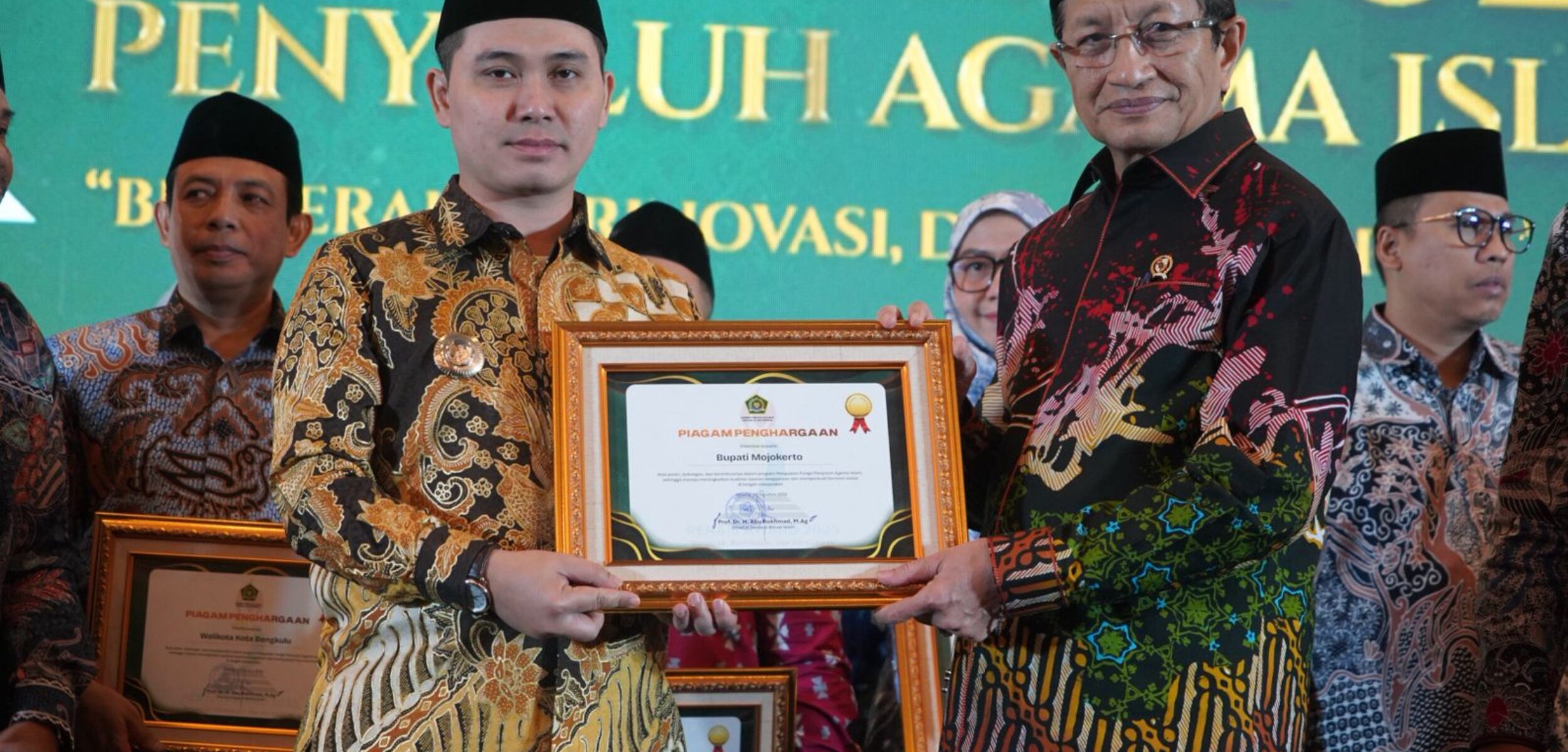 Gus Barra Terima Penghargaan Nasional Penais Award 2025 dari Kementerian Agama