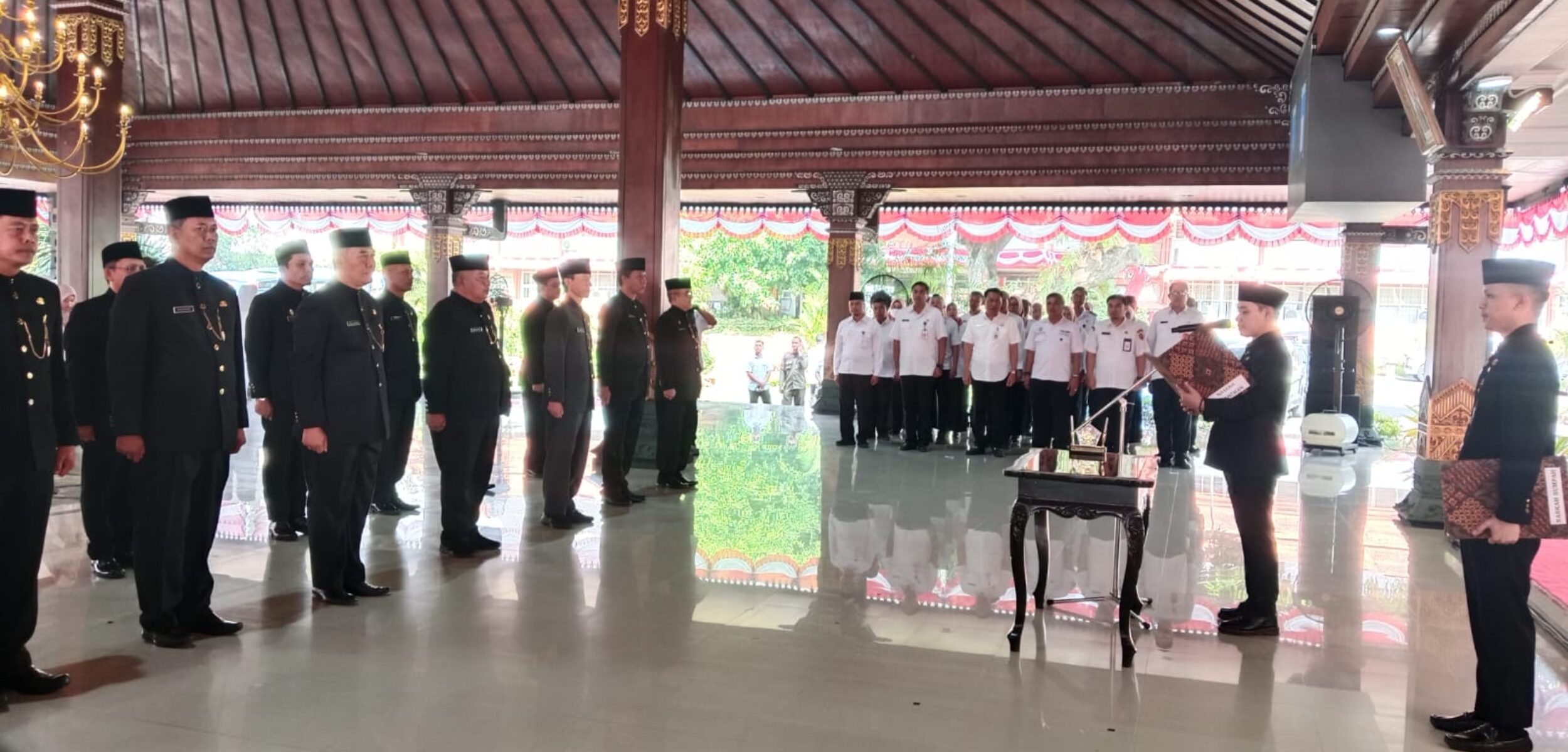 Bupati Mojokerto Mutasi 16 Pejabat, Tegaskan Tanpa Pungutan