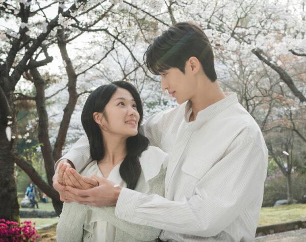 Kisah Romansa Penuh Teka-teki, Ini 6 Drama Korea Rom-Com yang Bikin Penasaran