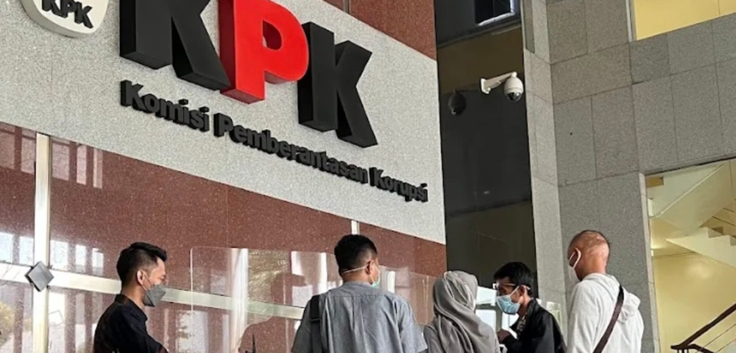 KPK Panggil Wali Kota Mojokerto dan Pejabatnya, Ada Apa?