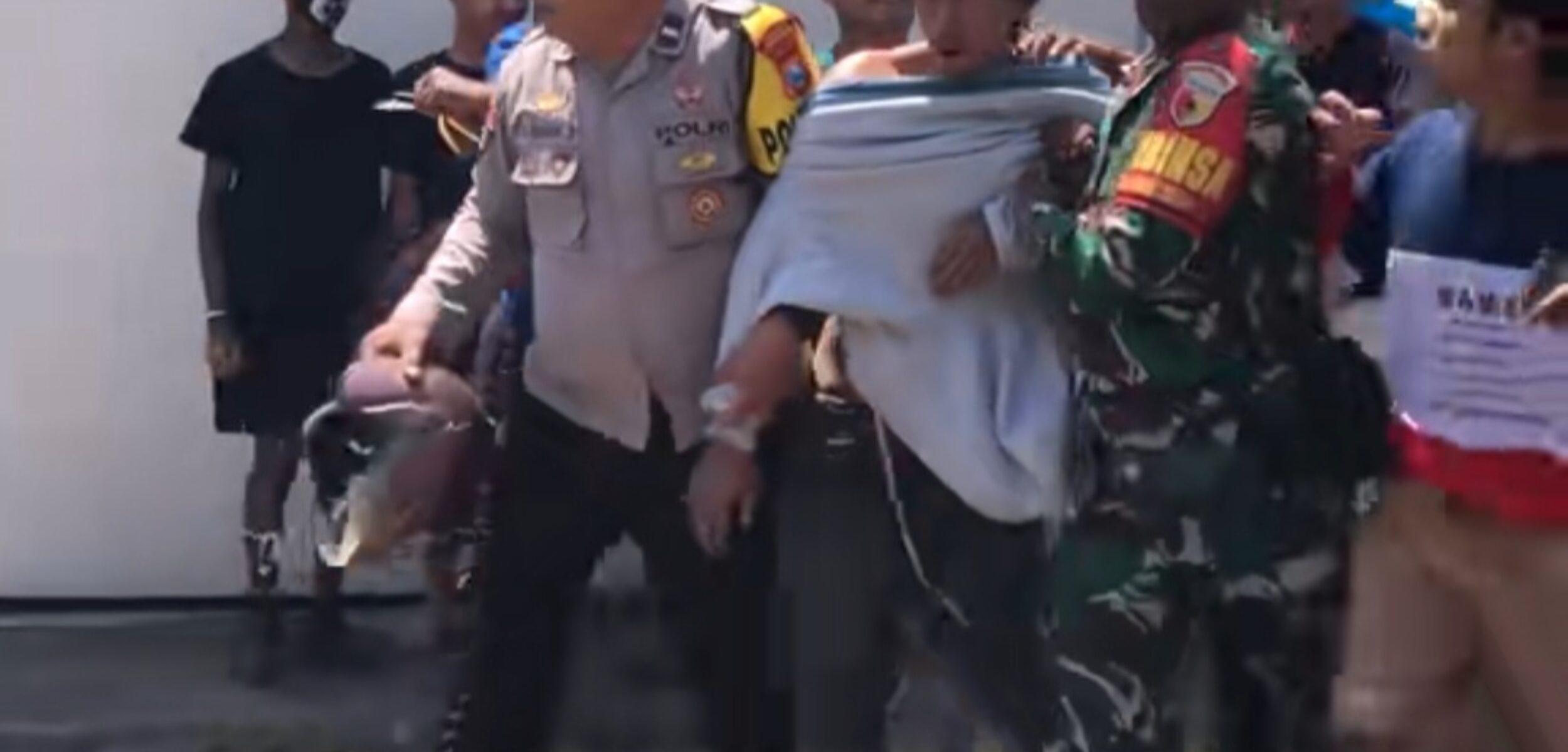 Viral Aksi Curanmor di Karnaval Tempeh Lumajang Digagalkan Warga, Pelaku Babak Belur