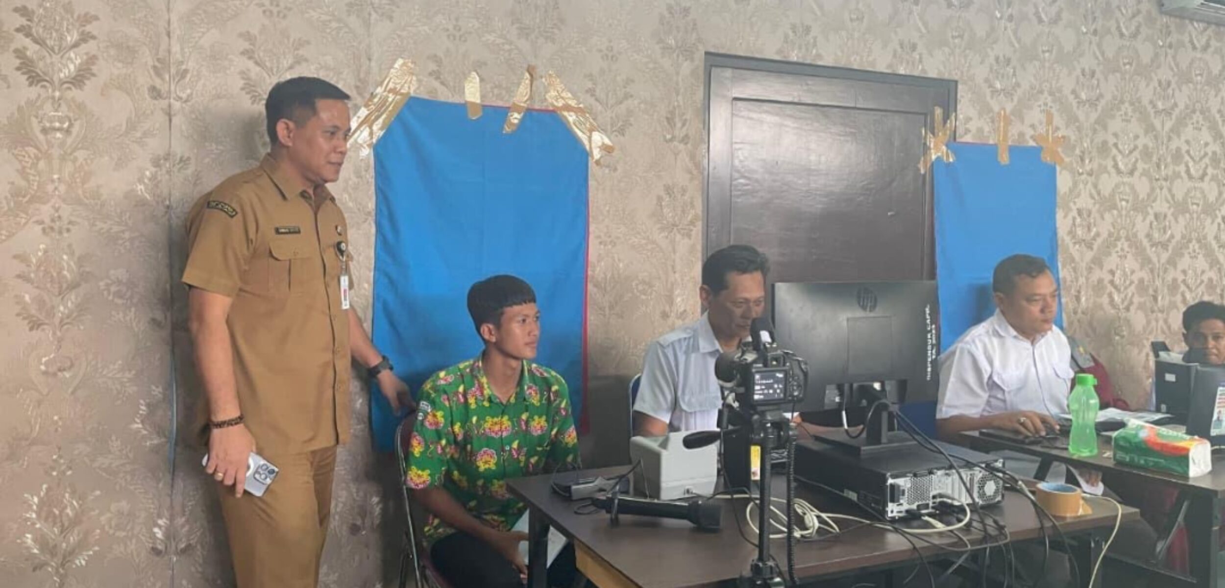 Dispendukcapil Jember  Lakukan Jemput Bola Perekaman KTP Elektronik ke Sekolah