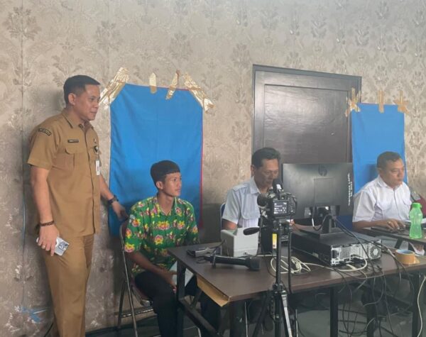 Dispendukcapil Jember  Lakukan Jemput Bola Perekaman KTP Elektronik ke Sekolah