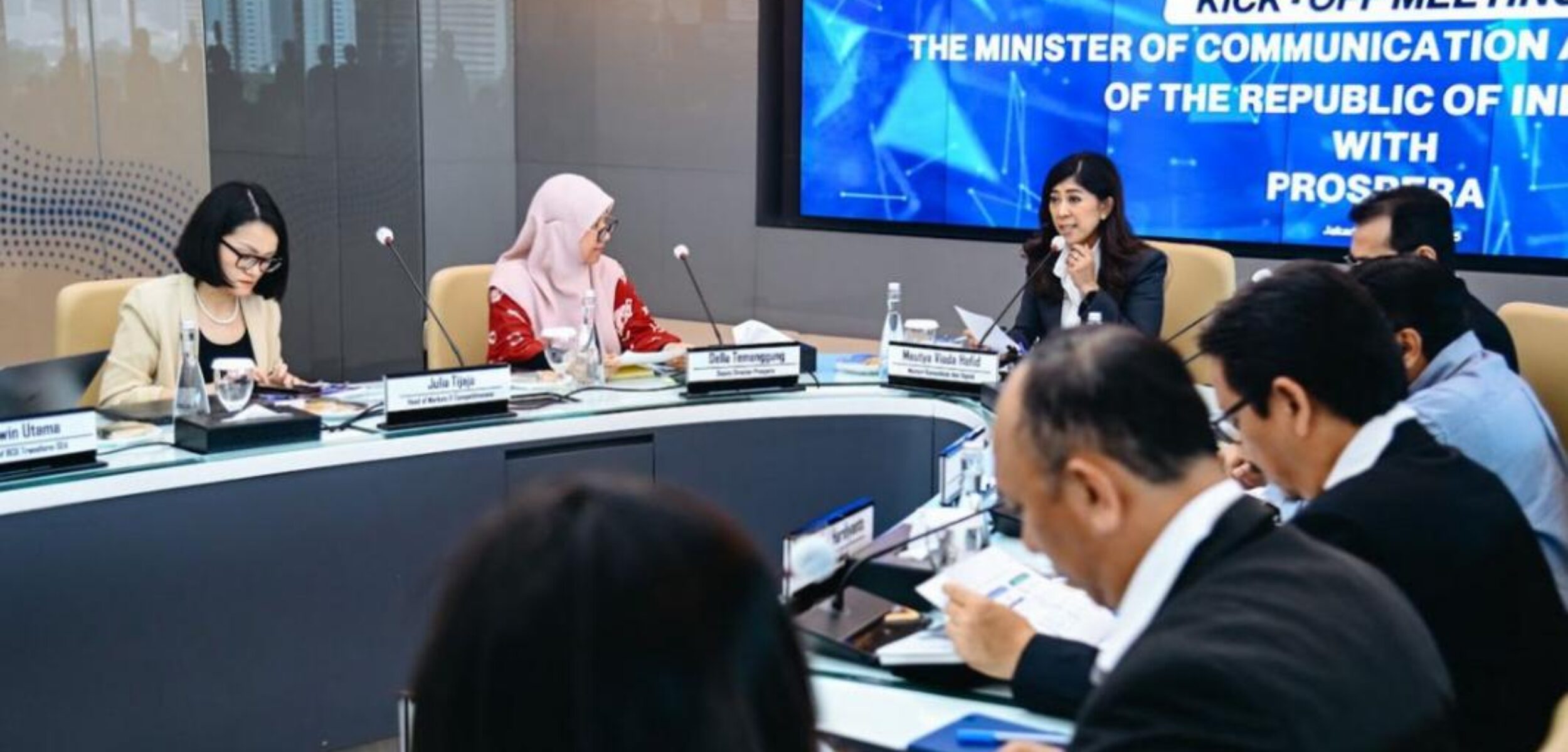 Menteri Komunikasi dan Digital Meutya Hafid saat menerima Deputi Director Prospera Della Temenggung di Kantor Kementerian Komdigi, Jakarta Pusat, Jumat (1/8/2025) mengatakan kolaborasi ini menargetkan kontribusi ekonomi digital sebesar 19 persen terhadap Produk Domestik Bruto (PDB) Indonesia pada 2045. Foto: Dok Kemkomdigi