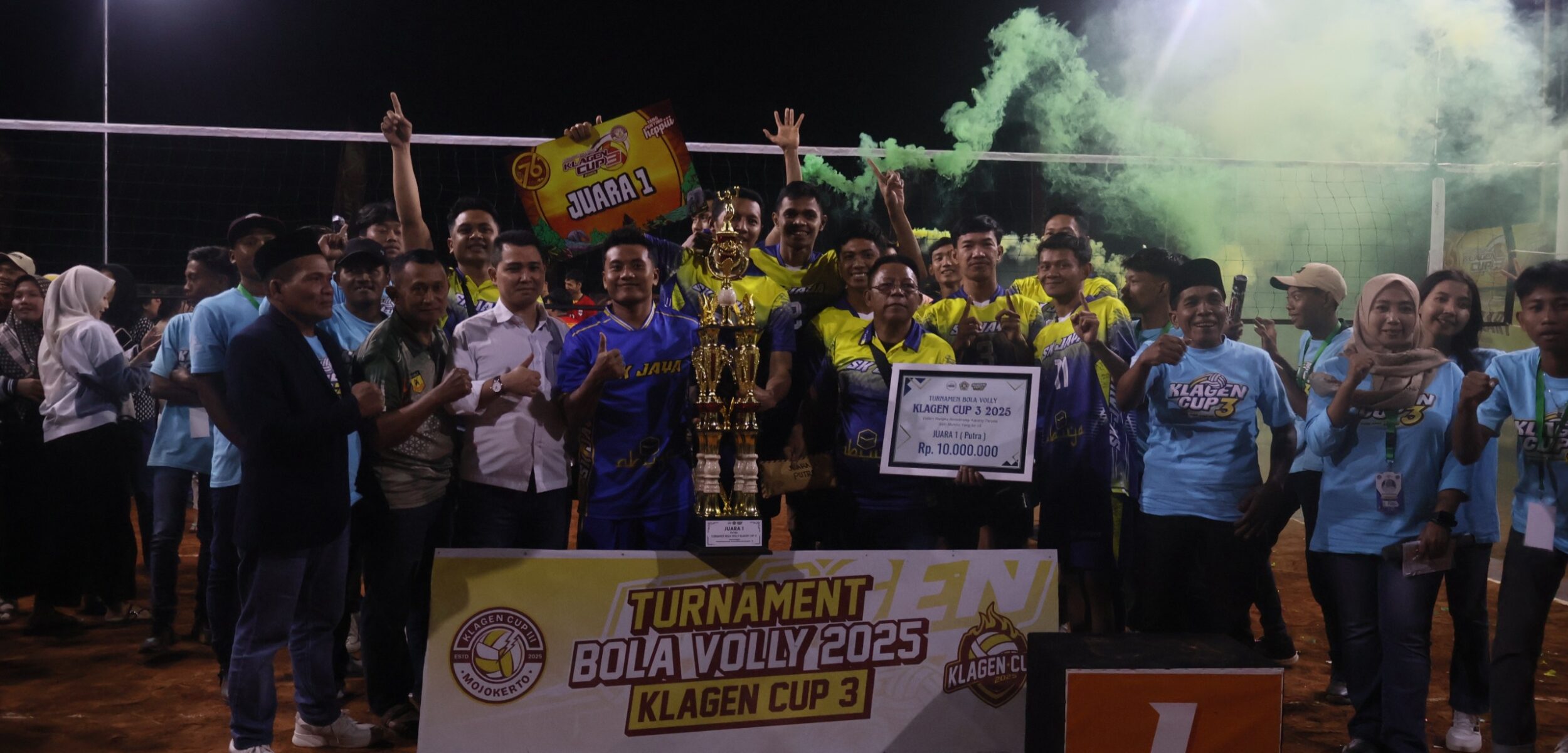 WhatsApp Image 2025 08 03 at 12.23.54 1 Bupati Mojokerto Muhammad Al Barra dalam turnamen bola voli Klagen Cup III