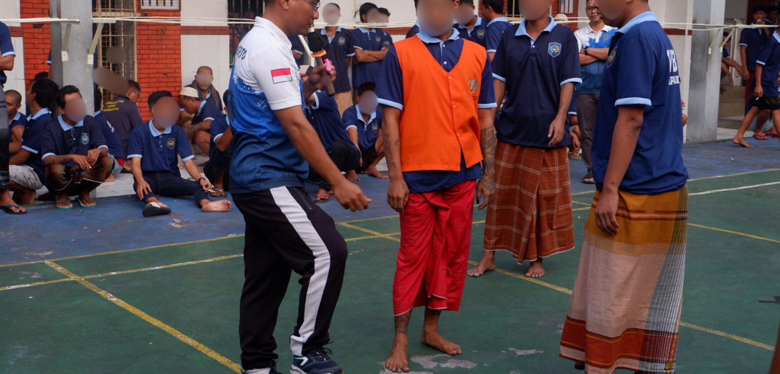 Lapas Kelas IIB Mojokerto mengadakan lomba sepak bolah sarung dalam rangka memeriahkan Hari Ulang Tahun (HUT) ke-80 Republik Indonesia. (Humas Lapas Mojokerto)