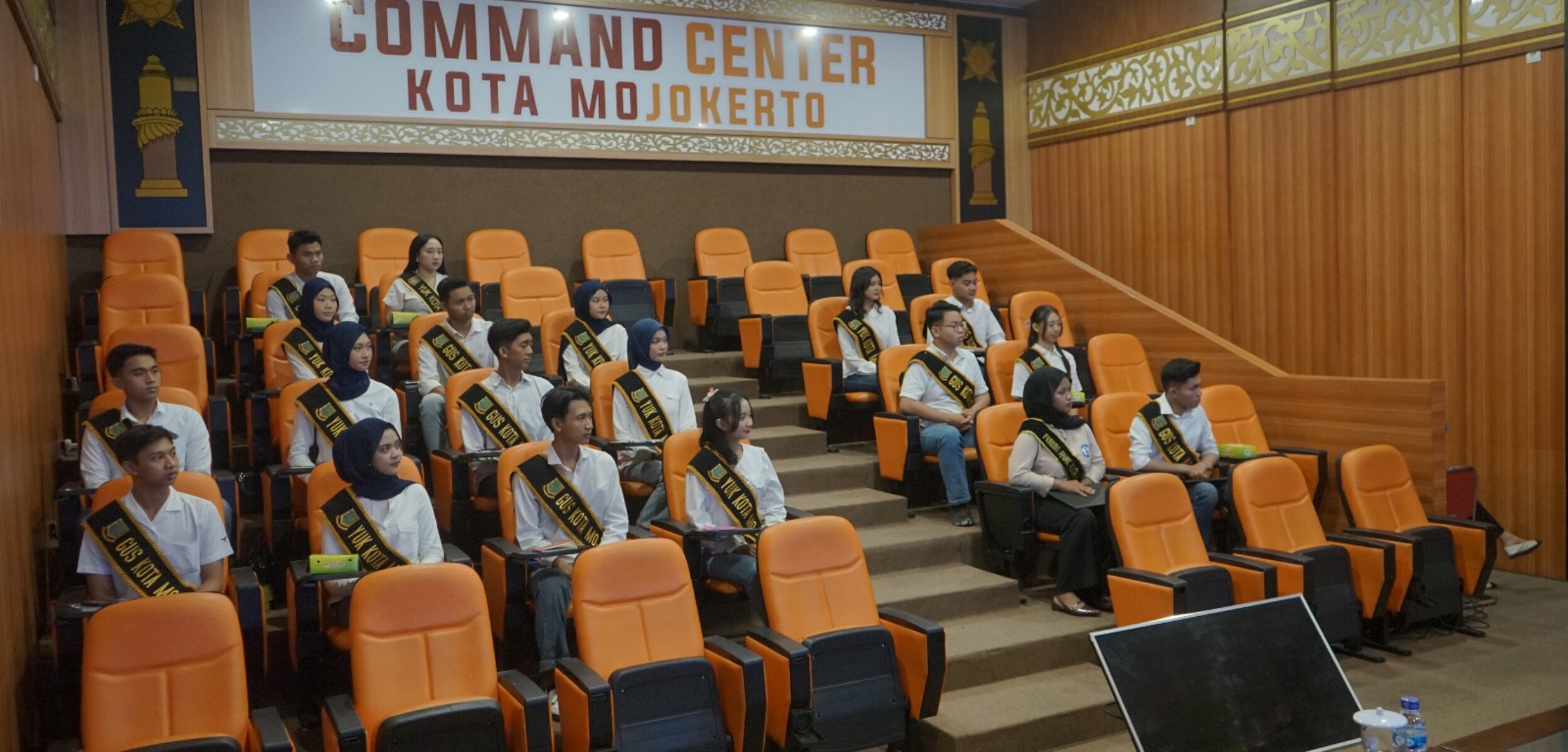 Pemerintah Kota Mojokerto melalui Dinas Komunikasi dan Informatika (Diskominfo) mengambil langkah proaktif dengan menggandeng para pemuda sebagai duta KIP. (Kominfo Kota Mojokerto)