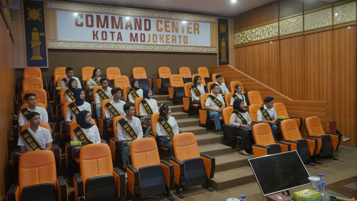 Pemerintah Kota Mojokerto melalui Dinas Komunikasi dan Informatika (Diskominfo) mengambil langkah proaktif dengan menggandeng para pemuda sebagai duta KIP. (Kominfo Kota Mojokerto)