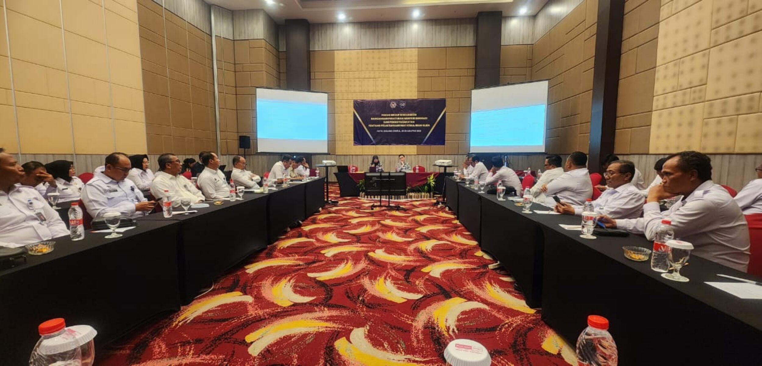 WhatsApp Image 2025 08 21 at 9.18.03 AM 1 1 Kepala Lembaga Pemasyarakatan (Kalapas) Kelas IIB Mojokerto, Rudi Kristiawan, menghadiri kegiatan Telaahan Kebijakan dan Program Pemasyarakatan