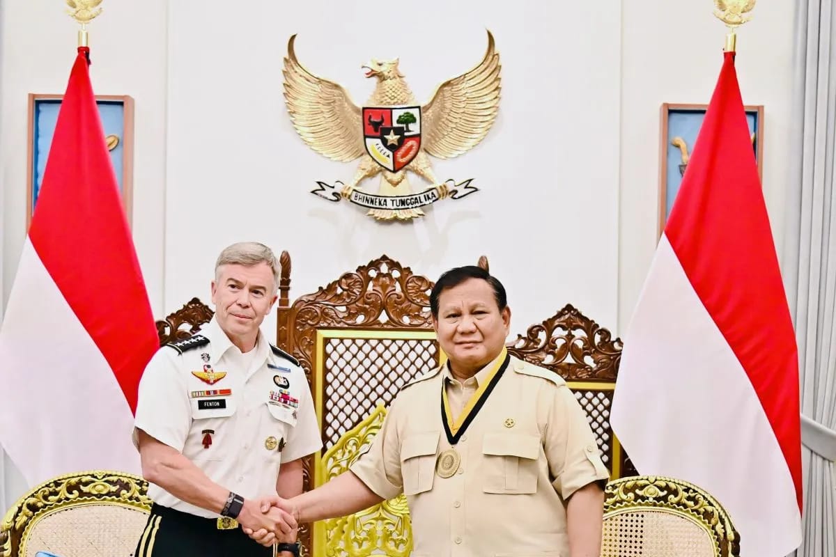 Presiden Republik Indonesia Prabowo Subianto bersama Komandan USSOCOM Jenderal Bryan Patrick Fenton. (Humas Tribrata Polri)