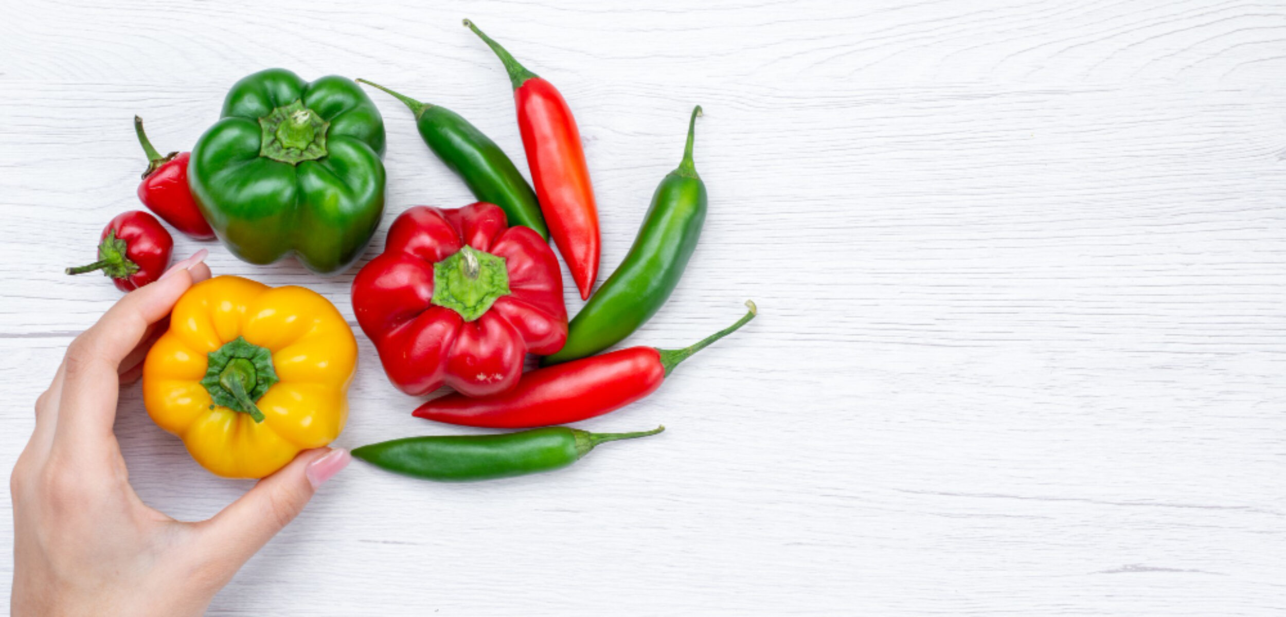 Ilustrasi bahan pokok cabai. (Freepik)