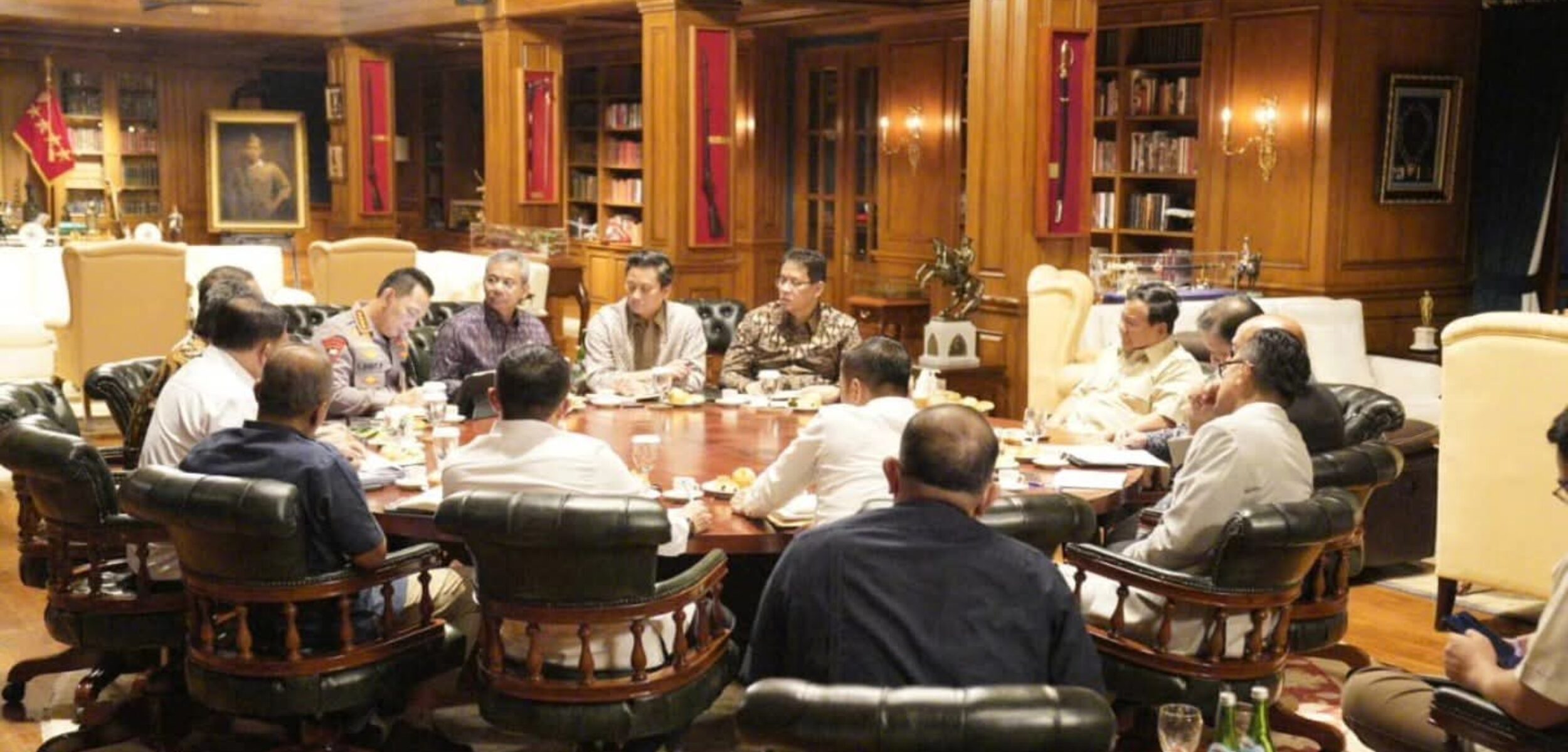 Rapat terbatas Prabowo Subianto di Hambalang, Kamis (18/9/2025) (Foto : Setkab RI)