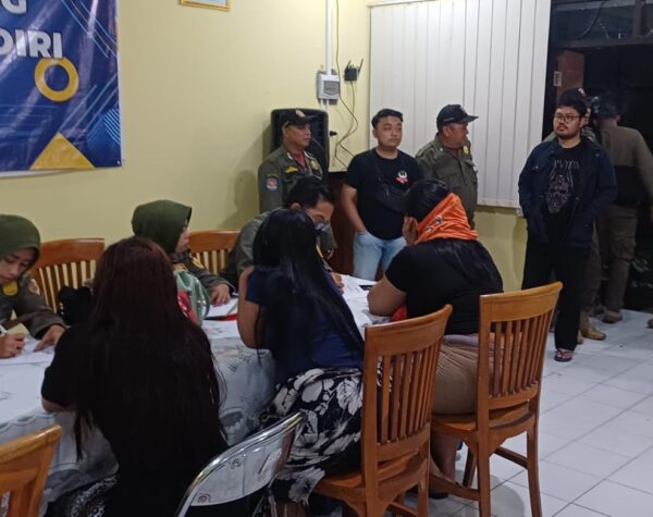 Satpol PP Mojokerto Razia Warung Remang-remang di Mojosari, 18 PSK Diamankan