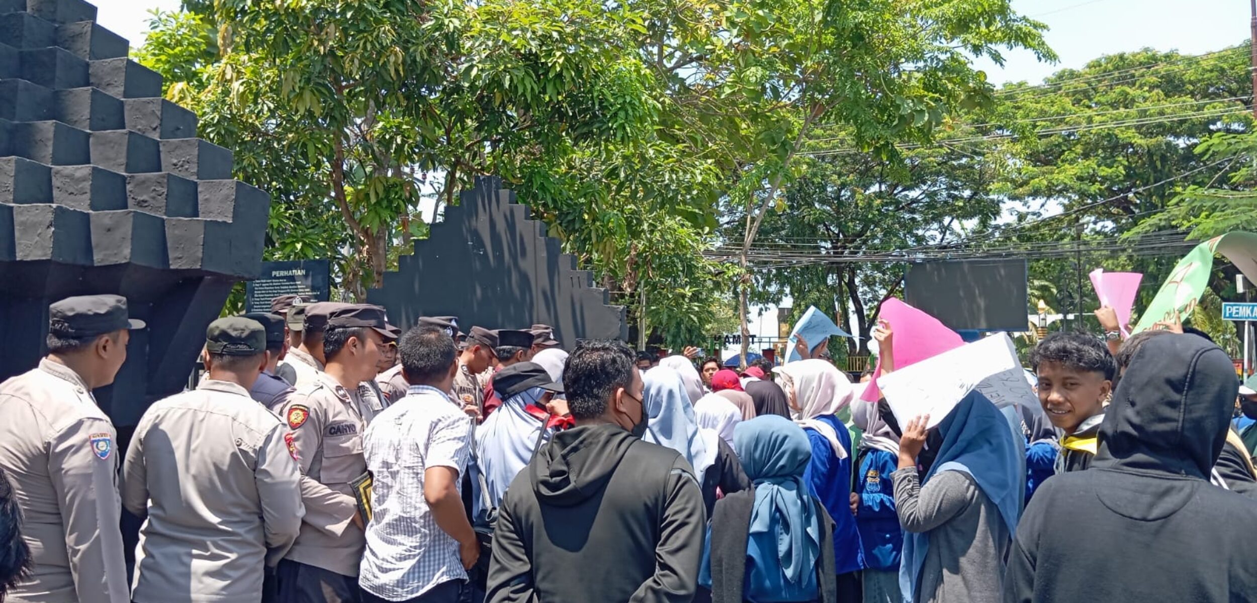 Massa Ultimatum Polres Sampang, Sejumlah Kasus Kekerasan Seksual Anak Dinilai Mangkrak