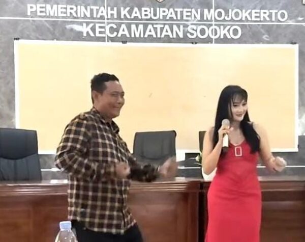 Kades Tempuran Joget di Kantor Kecamatan Mojokerto Viral, Camat Sooko Buka Suara