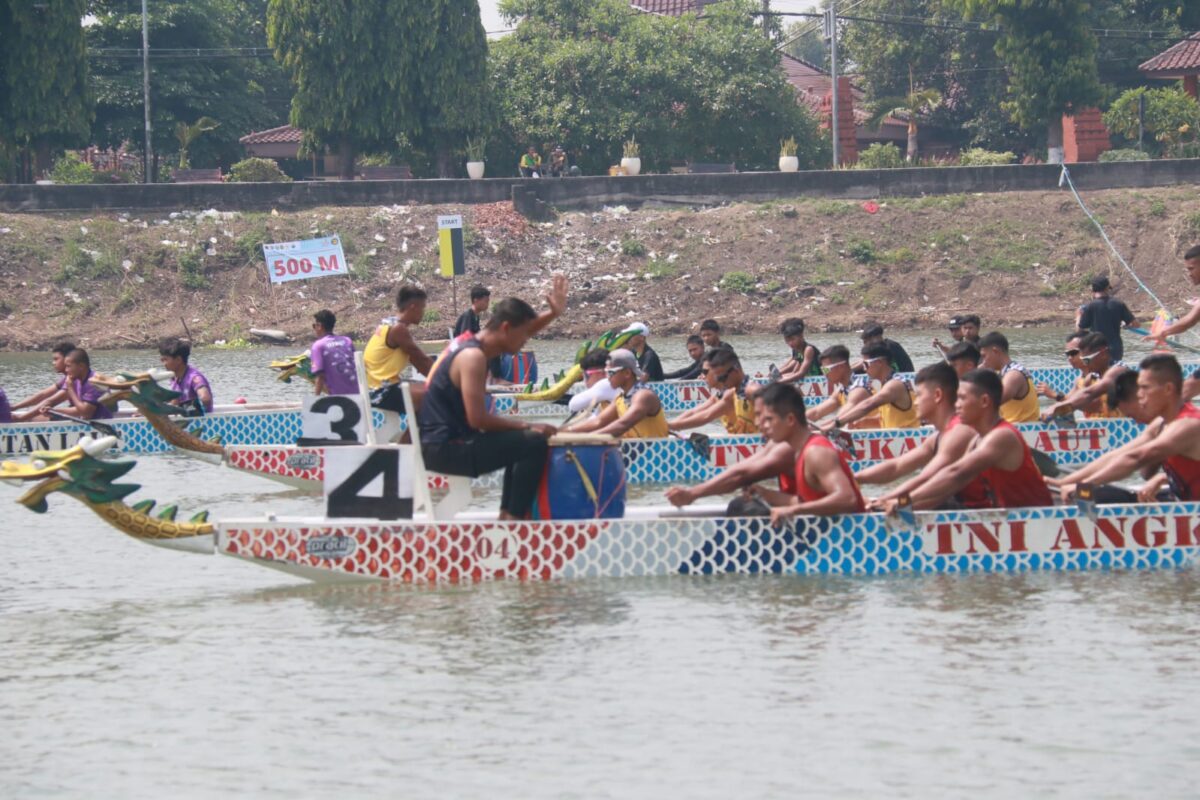 IMG 20250929 WA0017 1 Bupati Mojokerto mengadakan Lomba Dayung Perahu Naga Panglima TNI 2025