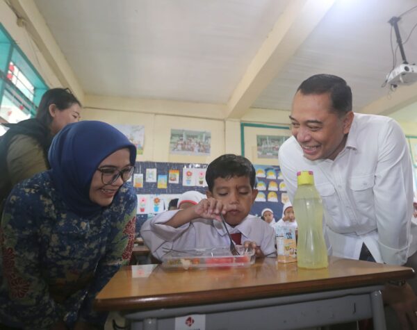 Cegah Keracunan Massal, Pemkot Surabaya Wajibkan Penyedia MBG Punya Sertifikat SLHS