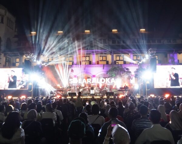 Konser SoearaLoka Gaet 1.200 Penonton di Lawang Sewu, KAI Wisata Dorong Kolaborasi Seni dan Perkeretaapian
