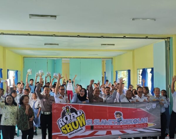 Satresnarkoba Polres Batu Sosialisasi Bahaya Narkoba di SMA Katholik Yos Sudarso