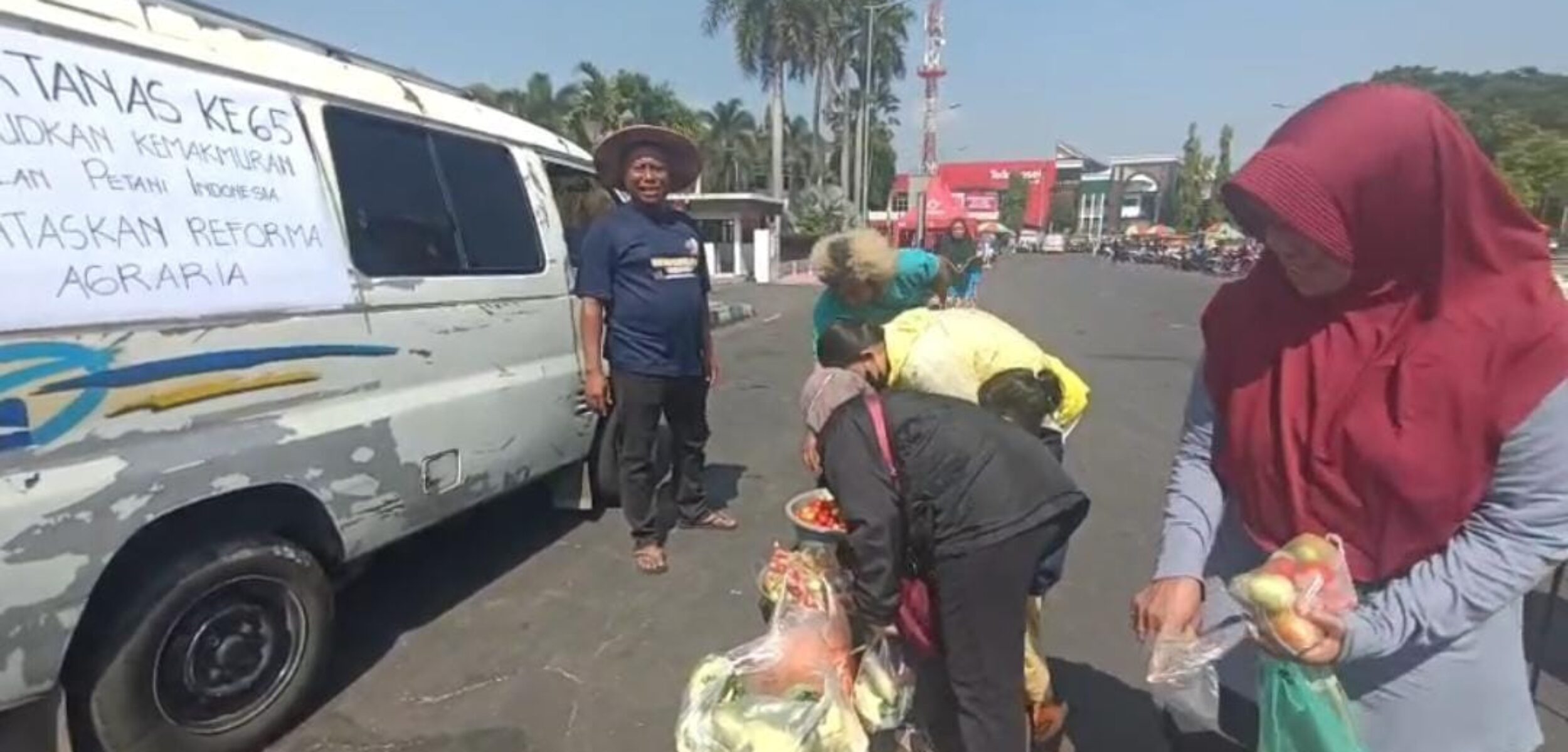 Potret hari tani nasional di Jember. (Lana Rumanta/kabarterdepan. com)