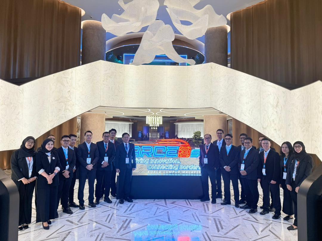 Suasana Foto Bersama 1 PT Kereta Api Pariwisata (KAI Wisata), anak perusahaan PT Kereta Api Indonesia (Persero), turut serta dalam perhelatan internasional ASEAN Railway CEO Conference (ARCEO) 2025