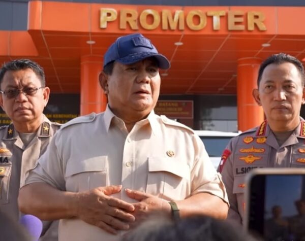 Prabowo: Puluhan Polisi Berkorban, Minta Kapolri Beri Kenaikan Pangkat