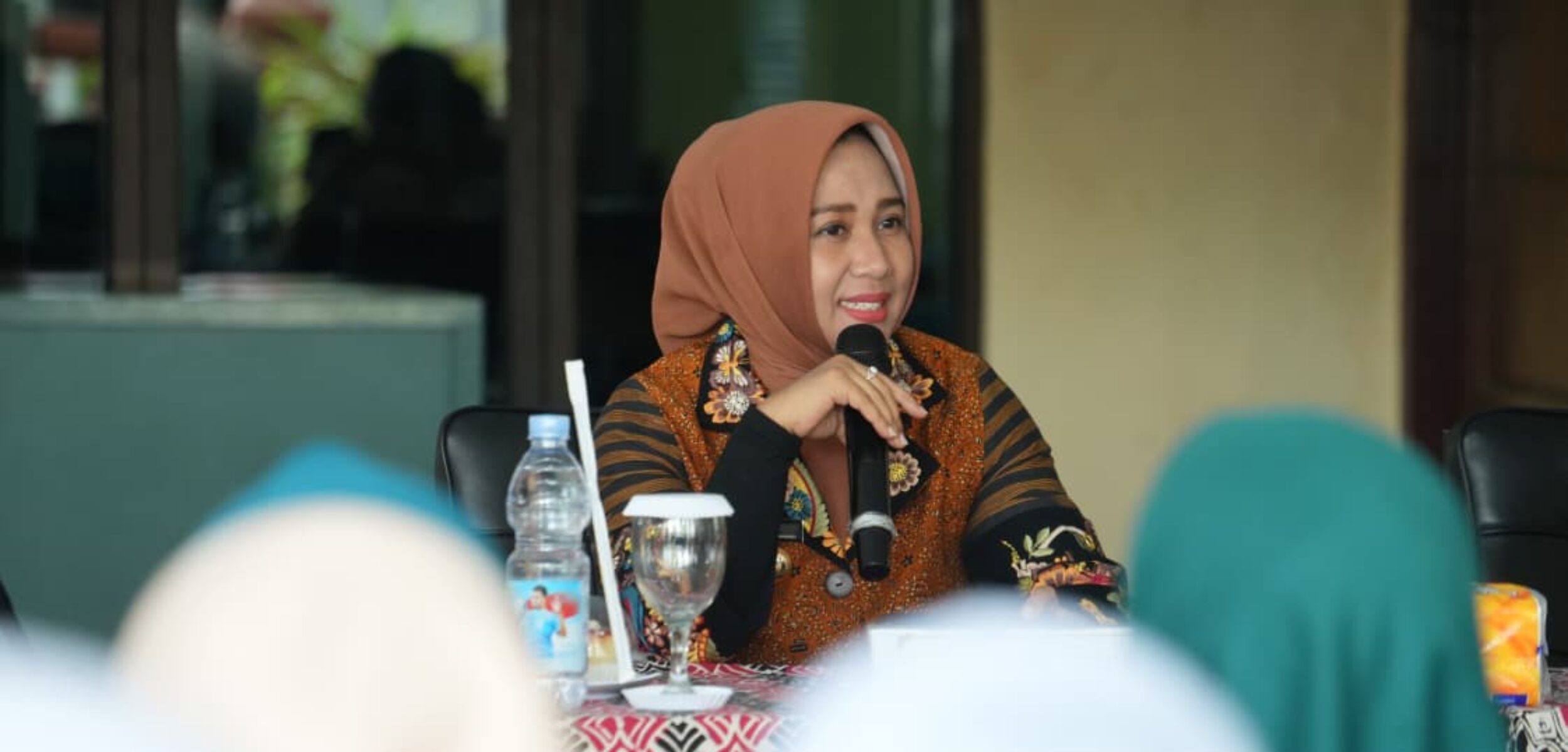 Wali Kota Mojokerto Ika Puspitasari dalam kegiatan penyuluhan pencegahan TBC. (Kominfo Kota Mojokerto)